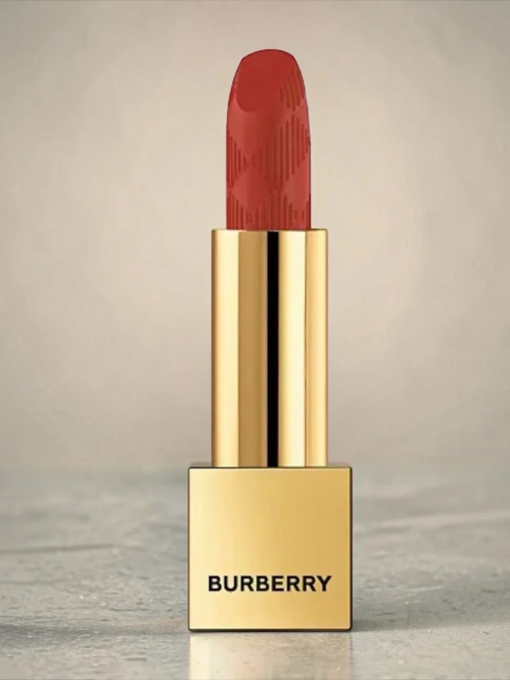 Burberry Satin Lipstick in Classic Red in 93 Matte Russet